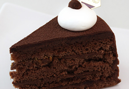 チョコレートケーキ　￥380